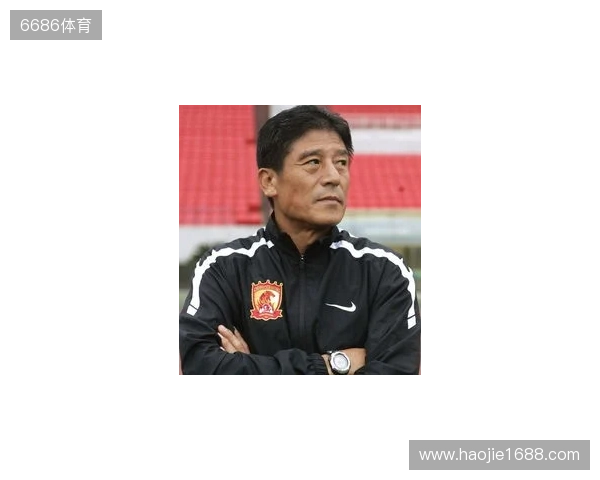 渝媒：李章洙在重庆被球迷请吃火锅，他直接吃的红锅微辣